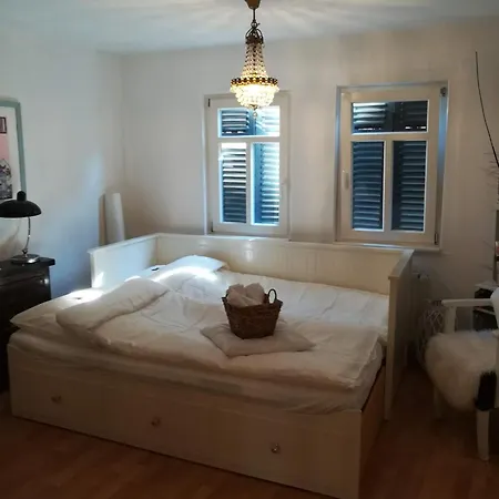 Zu Hofe ゲストハウス オーバーウルゼル