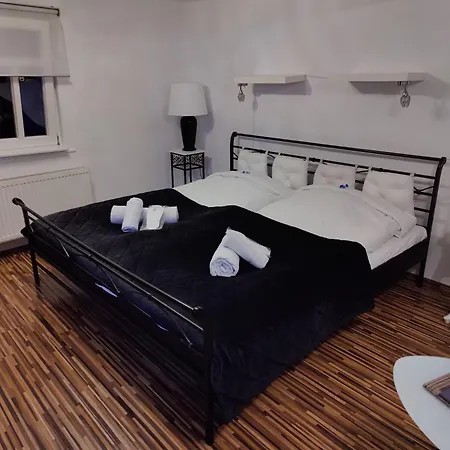 ゲストハウス Zu Hofe オーバーウルゼル